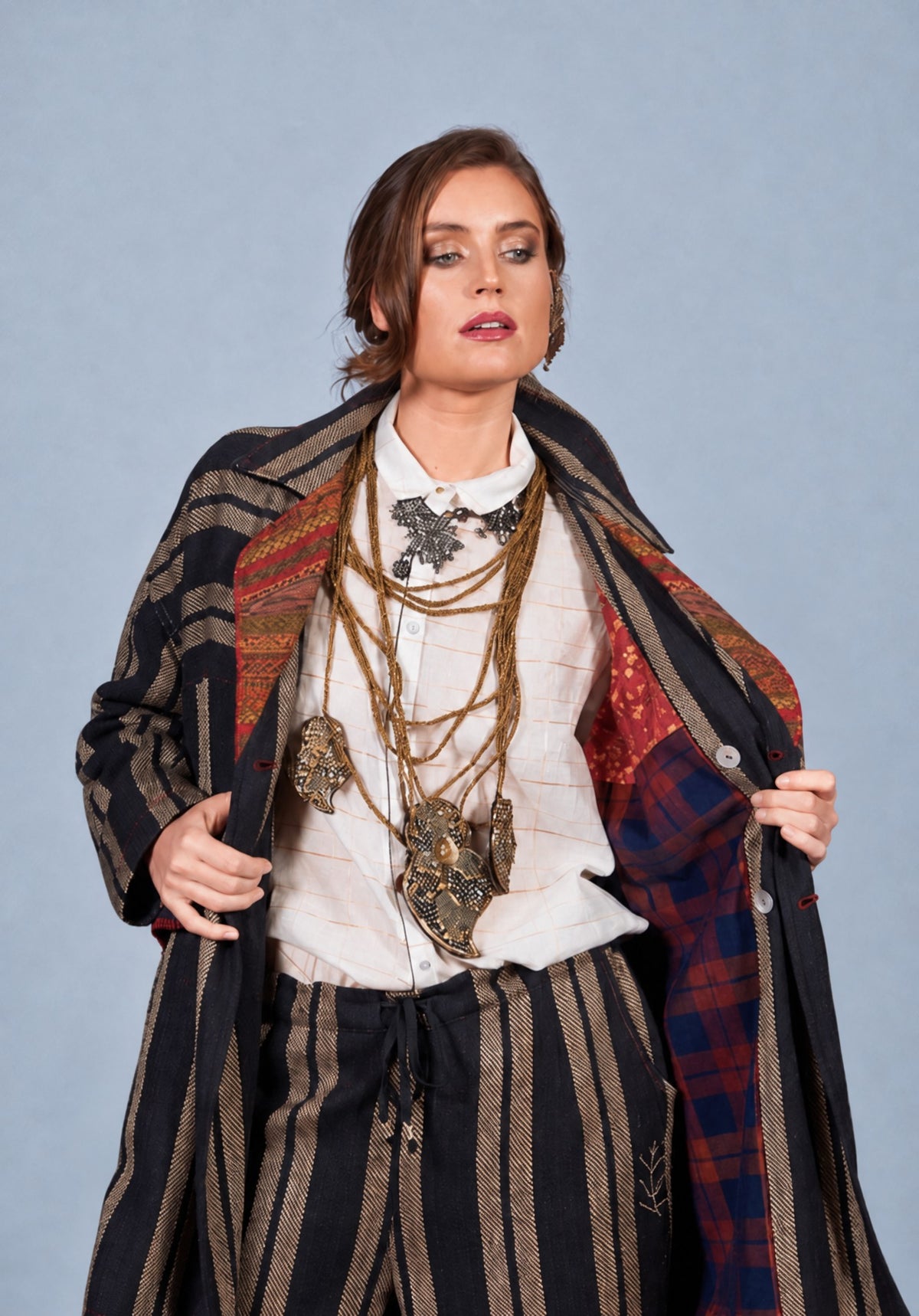 Shirt Simple Golden Checks – Natural / Gold, silk-cotton blend, editorial image | Traces of Me