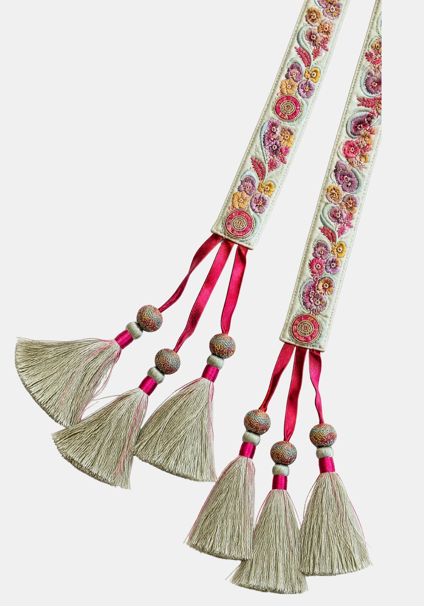 Belt Flowers lace & Tussels Light Moss