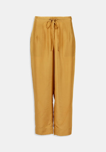 Trousers Still - Traces of Me