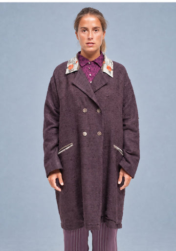 Coat Texas – Plum, silk blend, product view | Traces of Me