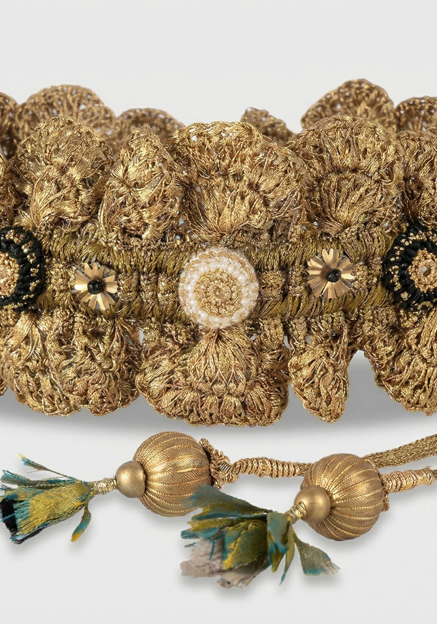 Collar Gold Lace 5 Buttons - Traces of Me