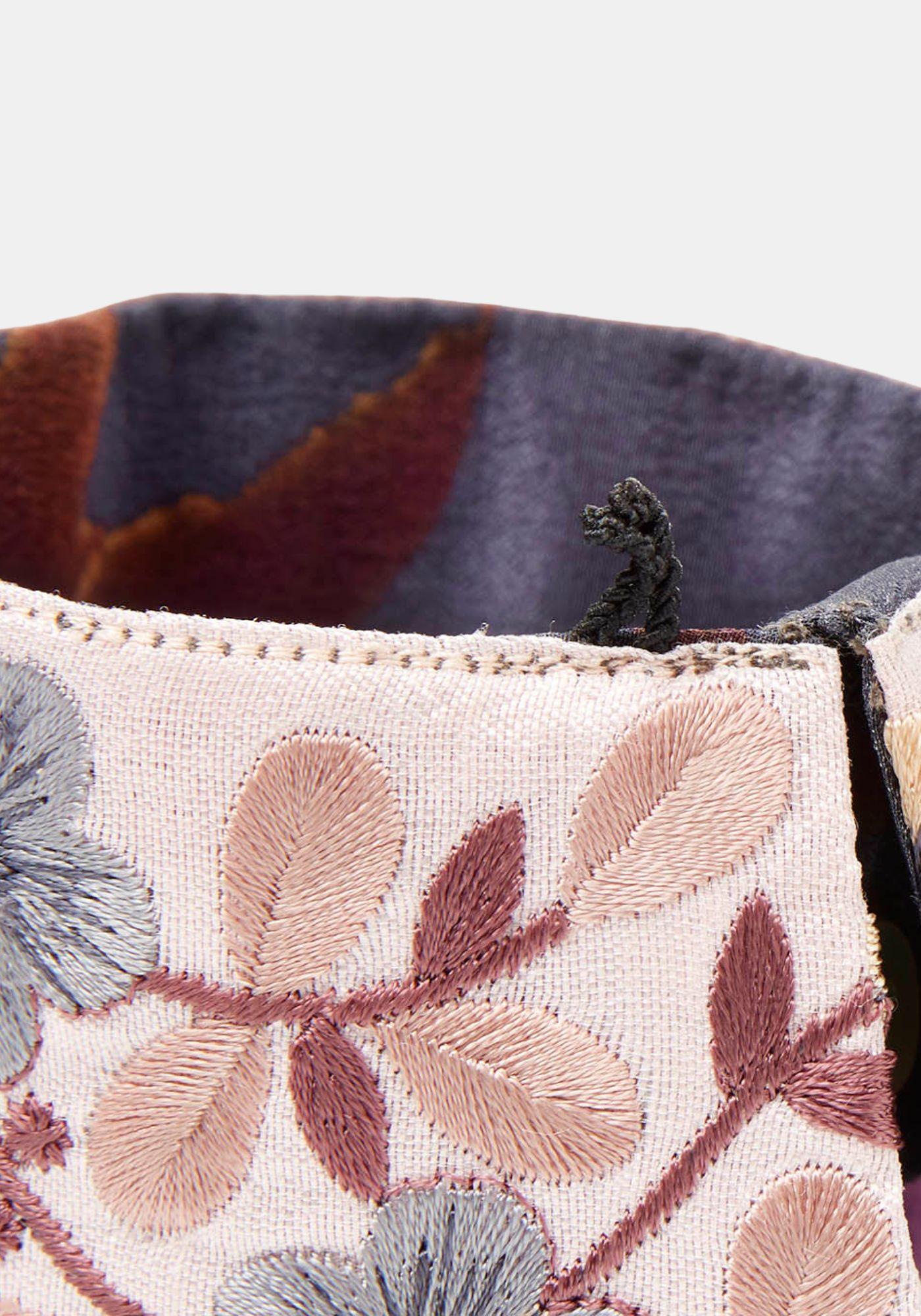 Cuffs Classic Embroidered Lace Flowers & Sequins - Traces of Me