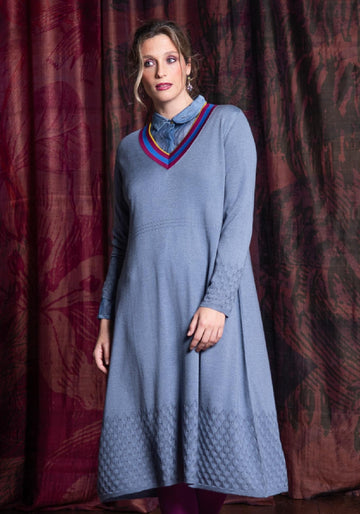 Vestido V Neck Sun – Jacaranda, caxemira-lã blend, vista alternativa | Traces of Me