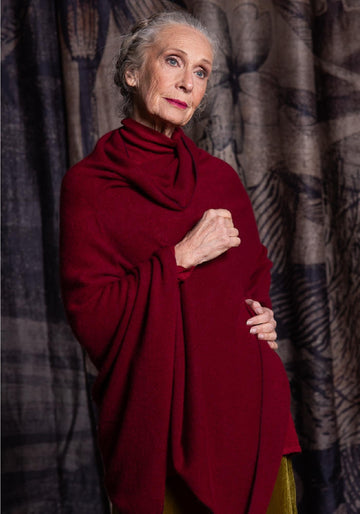 Poncho Lisa Cherry – Cherry / Petunia, cashmere, alternate view | Traces of Me