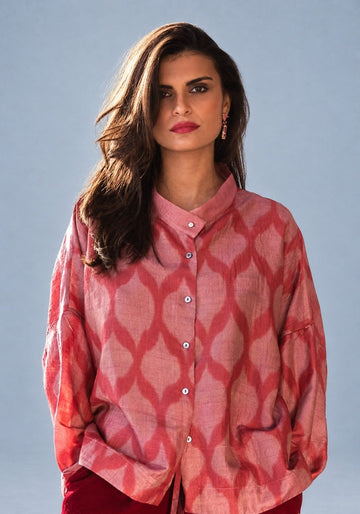 Shirt Aiko Ikat – Rose, silk, product view | Traces of Me