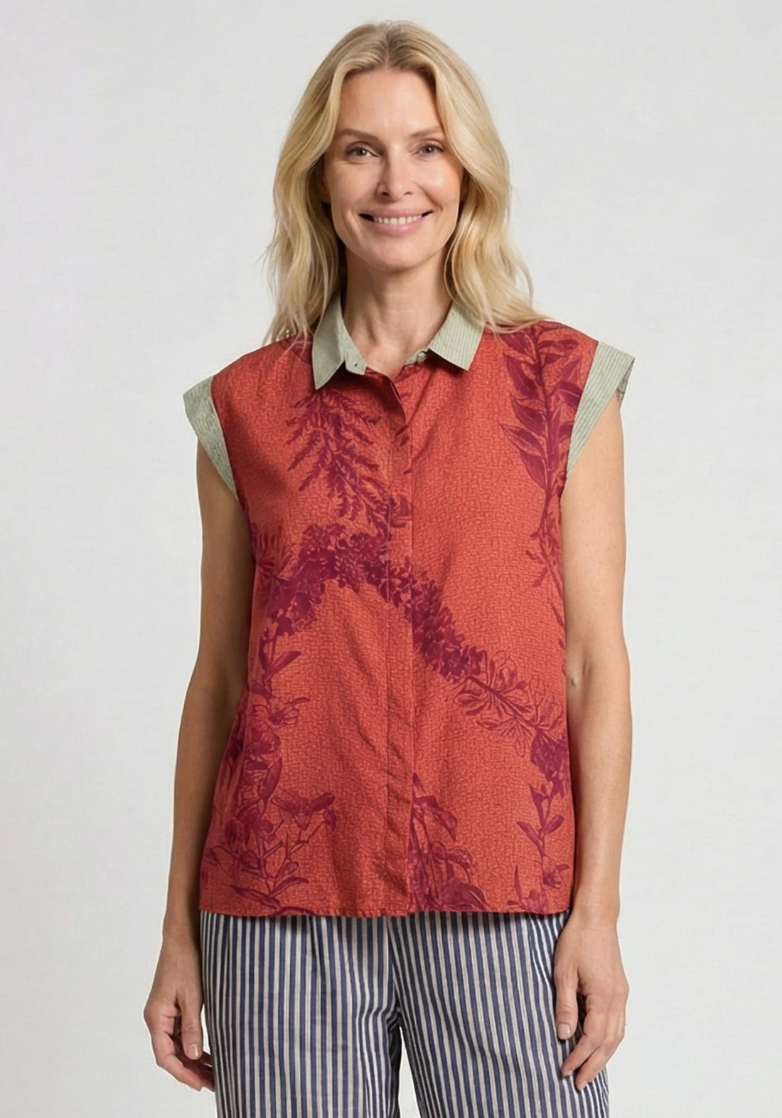 Shirt Anna Short Sleeves Flowers Crown - Traces of Me