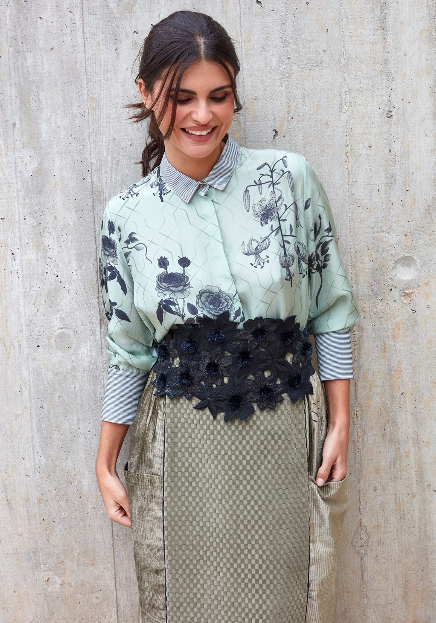 Shirt Simple Taj Flowers Silver Green - Traces of Me