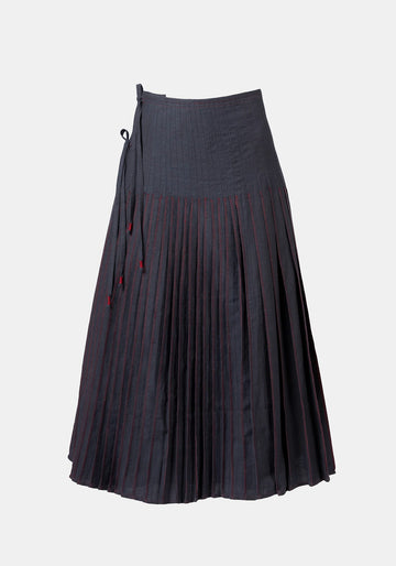 Falda Overlap Pleated Charcoal - Traces of Me