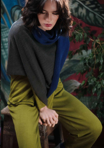 Trousers Oriental Knitted – Charteuse, silk, alternate view | Traces of Me