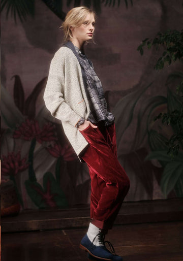 Calças Still Velvet Mood – Framboise, seda-viscose blend, vista alternativa | Traces of Me