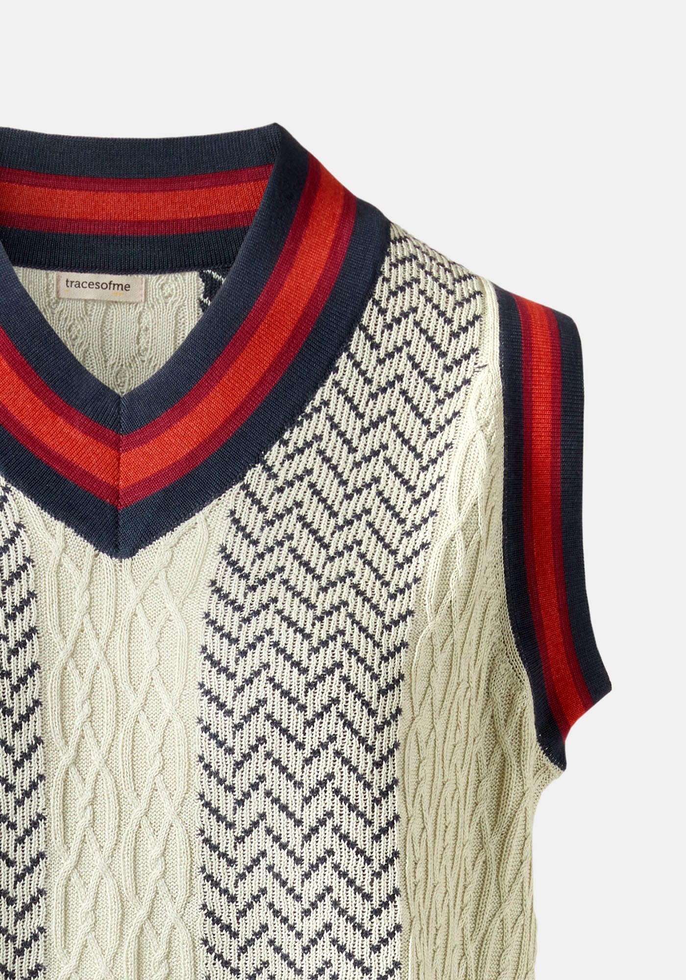 Vest Jacquard Cables - Traces of Me
