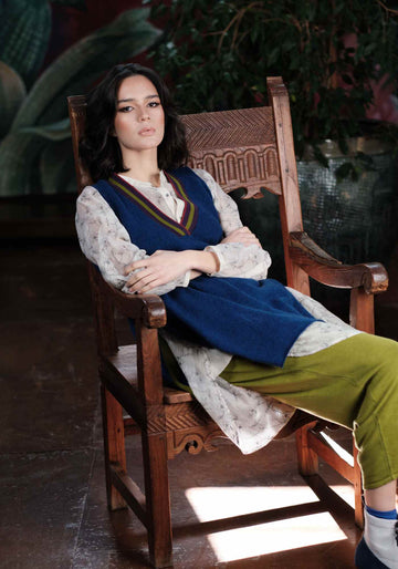 Vest Marigold Sapphire – silk-yak wool blend, alternate view | Traces of Me