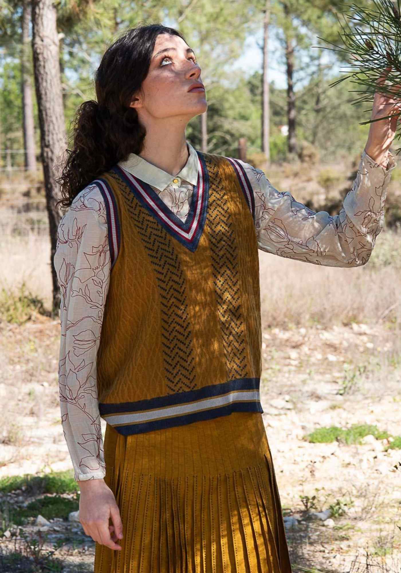 Vest Tender Jacquard Cable Amber - Traces of Me